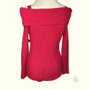 New without tags WHBM Cold Shoulder
Ribbed Sweater
Magenta Pink